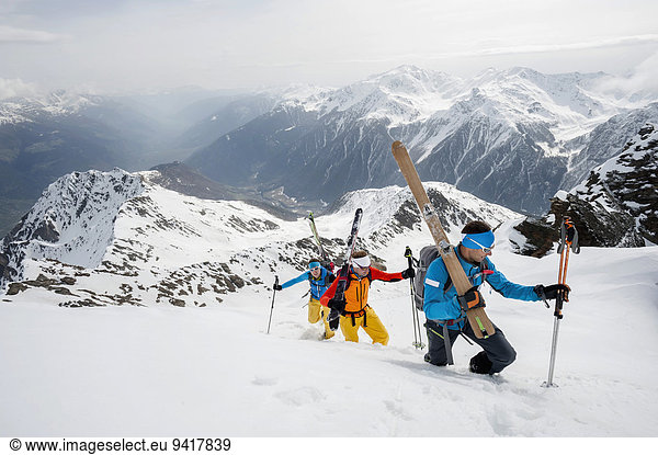 Berg Alpen Skisport querfeldein tief Schnee