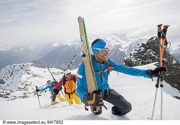 Berg Skisport klettern querfeldein tief Schnee