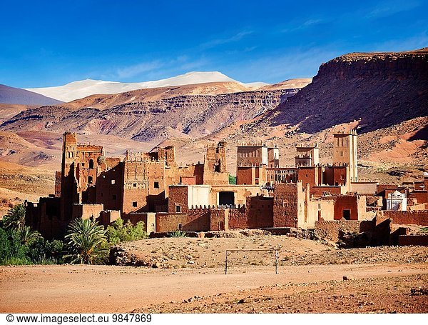 Berg Tal Wüste umgeben Vorgebirge Kasbah