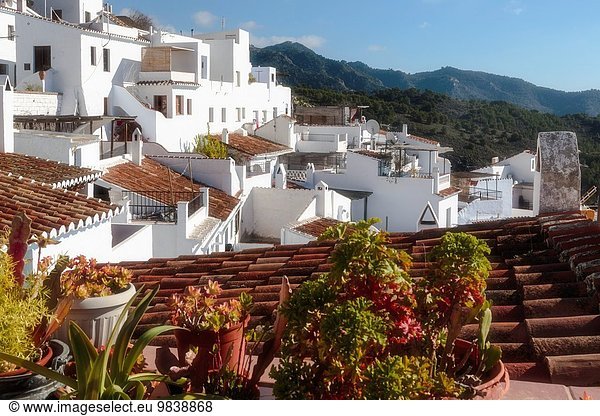 Berg waschen weiß Dorf Süden typisch Andalusien