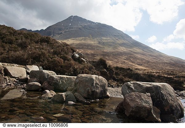 Berglandschaft  Fairy Pools  Isle of Skye  Hebriden  Schottland