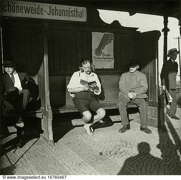 Berlin 
S-Bahn (train). People waiting at the Schoeneweide-Johannisthal S-Bahn train station  including an “Apostle of Nature in short trousers. Amateur photo  anon  undated (c. 1925).
Private Collection.