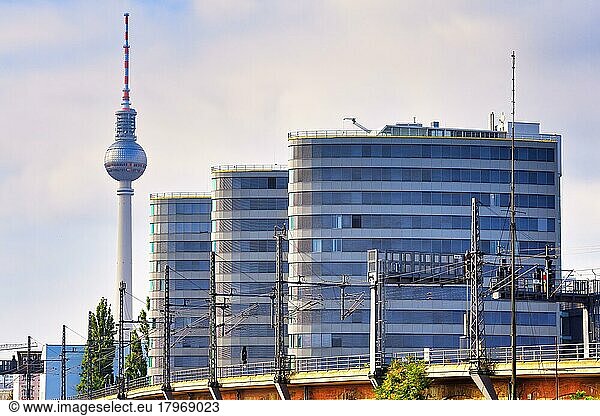 Berliner Fernsehturm  Bezirk Berlin Mitte  Berlin  Deutschland  Europa