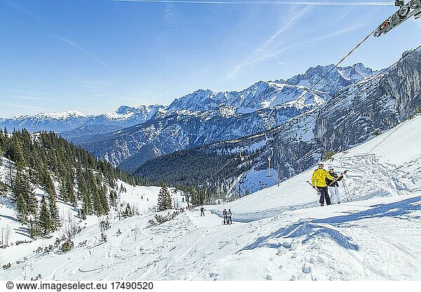 Bernadein powder snow paradise  T-bar lift  Garmsich Classic ski area  Garmisch-Partenkirchen  Upper Bavaria  Germany  Europe