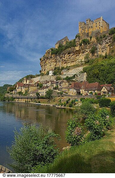 Beynac  Beynac et Cazenac  Dordogne  Perigord  Schloss Beynac  Dordogne-Tal  Perigord Noir  Les plus beaux villages de France  Aquitaine  Frankreich  Europa