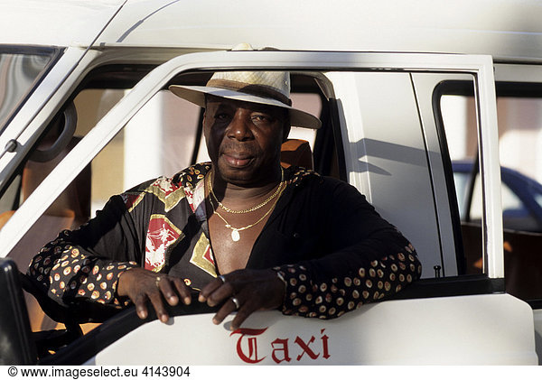 BHS  Bahamas  New Providence  Nassau: Taxi driver.Independent state in the West Indies  member of Comonwealth of Nations.