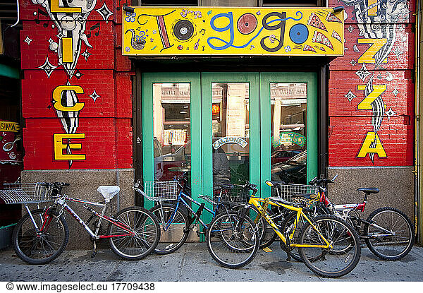 Bicycles Outside A Pizzeria In The West Village  Manhattan  New York  Usa