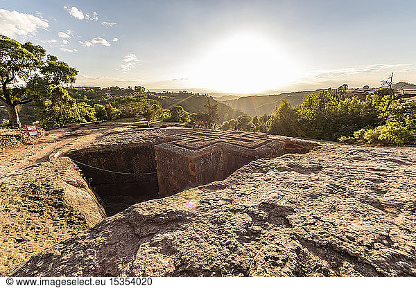 Biete Ghiorgis (Haus des Heiligen Georg) Äthiopisch-orthodoxe unterirdische Monolith-Felsenkirche in der Nordgruppe der Felsenkirchen; Lalibela  Amhara-Region  Äthiopien