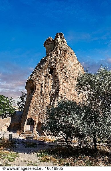 Bilder und Fotos der Feenkamin-Felsformationen und Felssäulen des Pasaba-Tals in der Nähe von Goreme  Kappadokien  Nevsehir  Türkei.