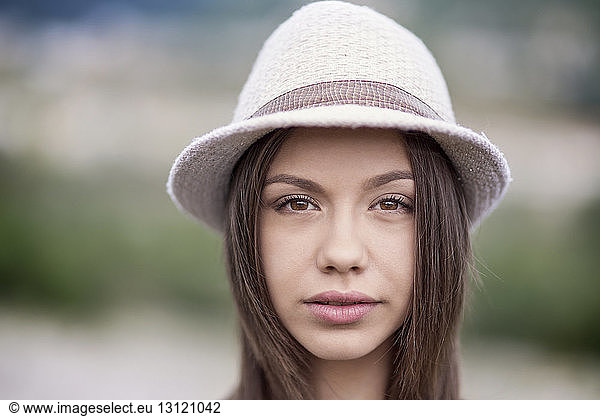 Bildnis einer Frau mit Hut