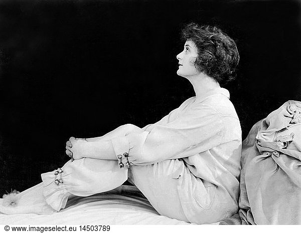 Billie Burke  on-set of the Silent Film Serial  Gloria's Romance  1916