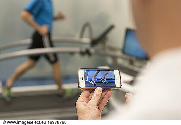 biomechanical stride analysis  on treadmill