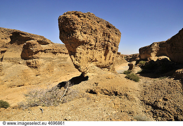 Bizarre rock formation in the Sesriem Canyon  Namib Desert  Namib-Naukluft National Park  Namibia  Africa