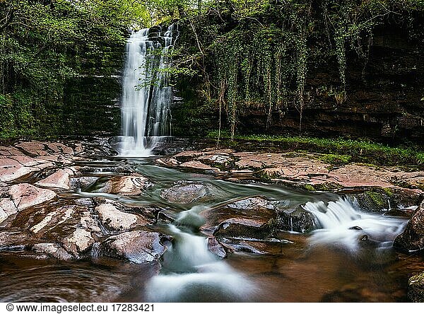 Blaen y Glyn Isaf Wasserfall  Brecon Beacons  Wales  England  Großbritannien  Europa