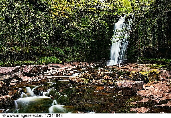 Blaen y Glyn Isaf Wasserfall  Brecon Beacons  Wales  England  Großbritannien  Europa