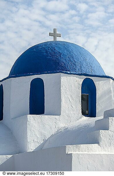 Blau-Weiße Griechisch-Orthodoxe Kirche Agios Nikolaos  Parikia  Paros  Kykladen  Ägäis  Griechenland  Europa