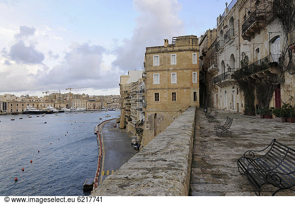 Blick auf Birgu  links  Senglea  Malta  Europa