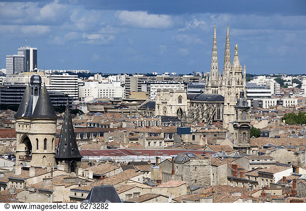Blick auf Bordeaux vom Tour St. Michel  Turm  Bordeaux  Aquitanien  Frankreich  Europa