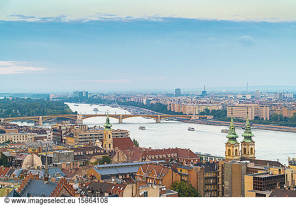 Blick auf Budapest von der Fischerbastei