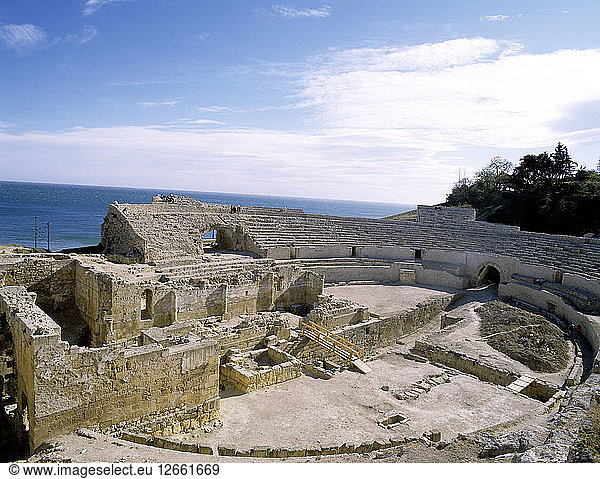 Blick auf das römische Theater von Tarraco das zur Zeit des Augustus im späten 1. Jahrhundert erbaut wurde.
