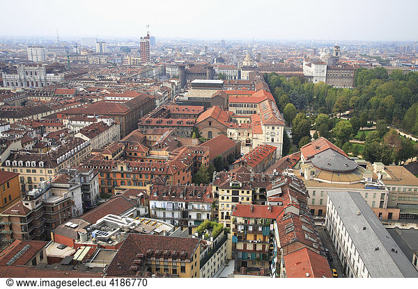 Blick auf das Stadtzentrum von der Mole Antonelliana aus  Turin  Torino  Piemont  Italien