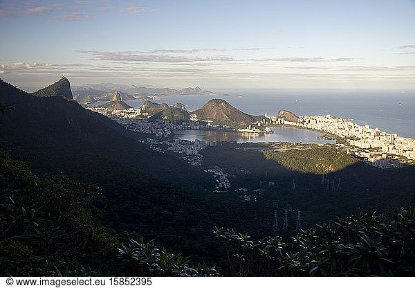 Blick auf den Corcovado-Berg  Christus den Erlöser und die Stadtberge