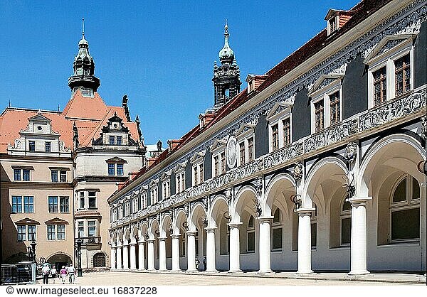 Blick auf den Stallhof im Sächsischen Königsschloss Dresden - Deutschland.