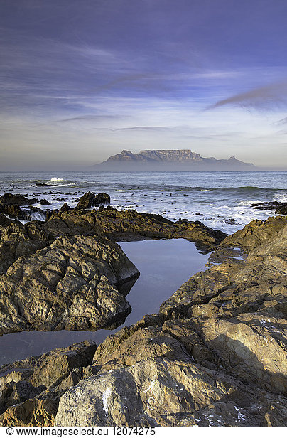 Blick auf den Tafelberg vom Bloubergstrand  Kapstadt  Westkap  Südafrika  Afrika