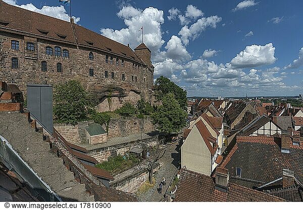 Blick auf die Altstadt und auf die Kaiserburg  Nürnberg  Mittelfranken  Bayern  Deutschland  Europa