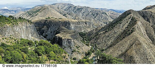Blick auf die Berge um Garni  Provinz Kotayk  Armenien  Kaukasus  Naher Osten  Asien