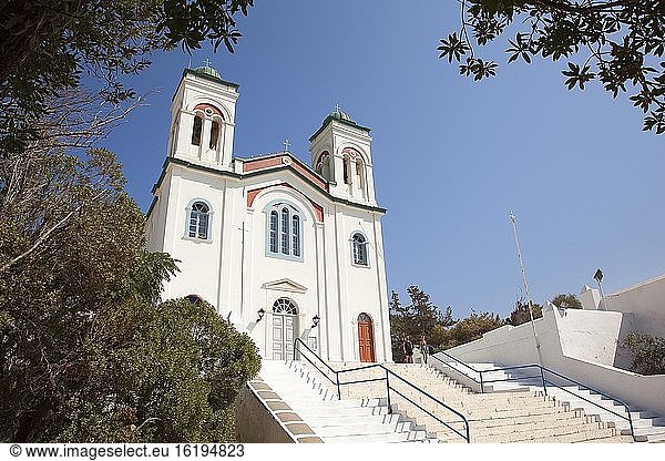 Blick auf die Hauptkirche im Dorf Naoussa  Insel Paros  Kykladen  Griechische Inseln  Griechenland  Europa.