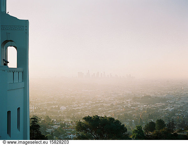 Blick auf die Skyline der Innenstadt von Los Angeles vom Griffith Observatory Los Feliz