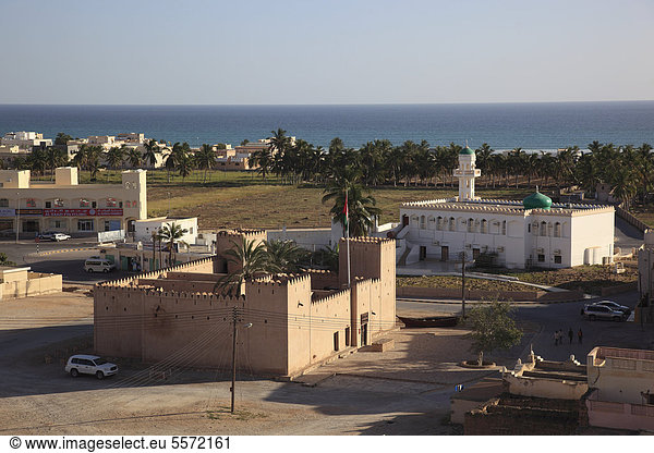 Blick auf die Stadt Taqah  südlicher Oman  Arabische Halbinsel  Naher Osten