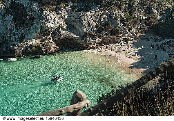 Blick auf einen Grünkohl auf Menorca  Balearen  Spanien