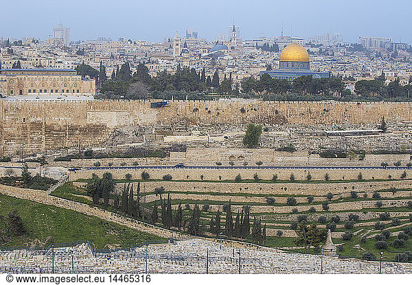 Blick auf Ölberg und Felsendom  Jerusalem  Israel Naher Osten