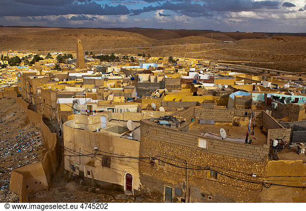Blick über das kleine Dorf Beni Isguen im Unesco Weltkulturerbe M'zab  Algerien  Afrika