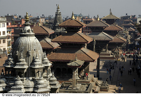 Blick über die Dächer der Tempel Durbar Square Patan Kathmandu Nepal