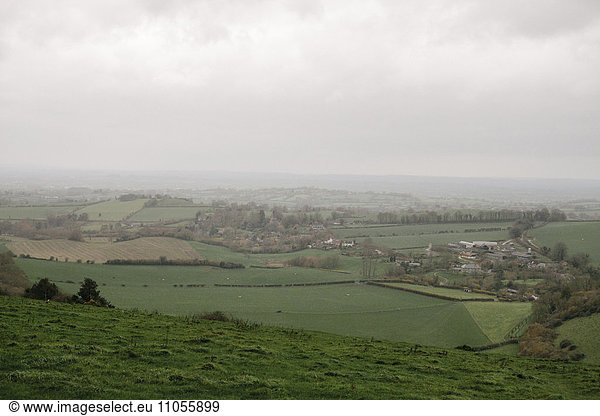 Blick über die Landschaft  Felder und Ackerland von Devon.