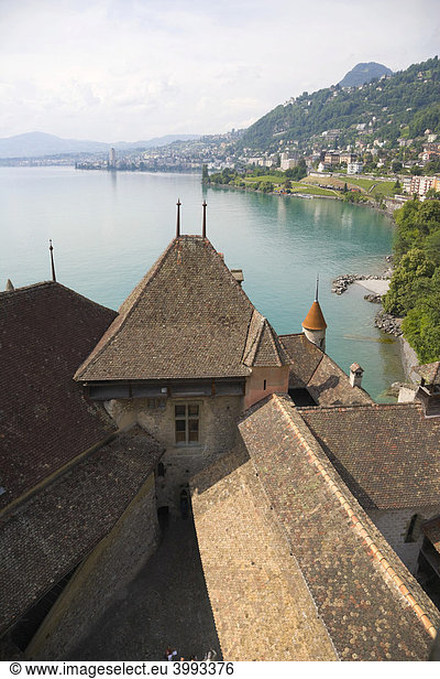 Blick Richtung Monteux  Genfer See vom Chateau de Chillon  Schloss Chillon  Veytaux  Schweiz  Europa