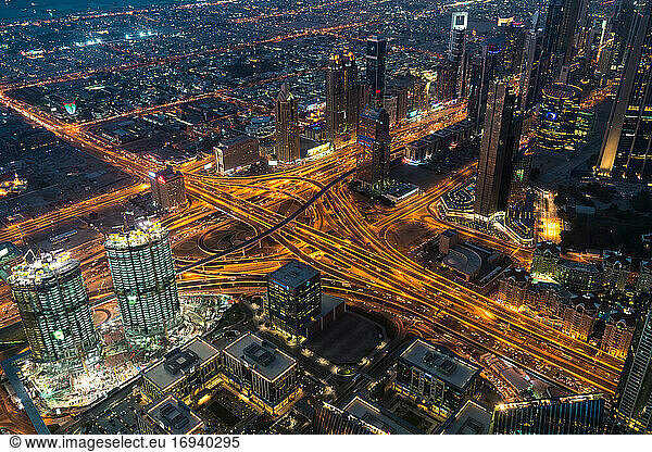 Blick vom Burj Khalifa in der Abenddämmerung  Dubai  Vereinigte Arabische Emirate  V.A.E.