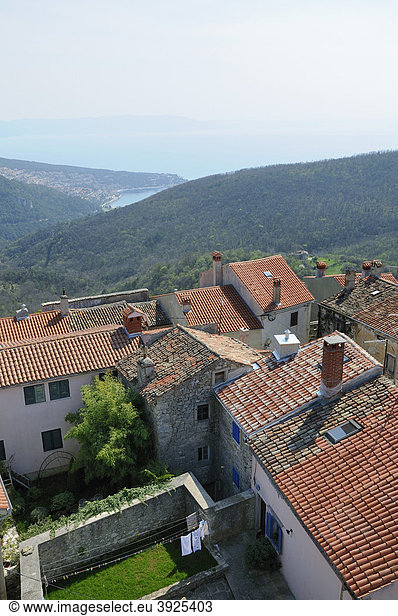 Blick vom Glockenturm von Labin nach Rabac  Kroatien  Europa