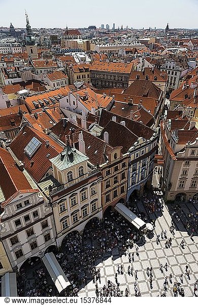 Blick vom Rathausturm auf die Altstadt Prag Böhmen Tschechische Republik Europa