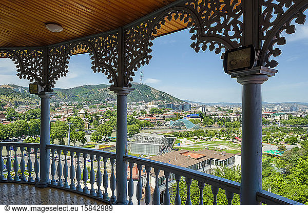Blick vom Sachino-Palast (Königin-Darejan-Palast)  Metekhi  Tiflis  Georgien
