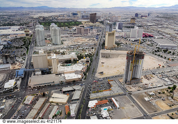 Blick vom Stratosphärenturm Stratosphere Tower zu den Großbaustellen am Strip  Las Vegas Boulevard  Las Vegas  Nevada  USA