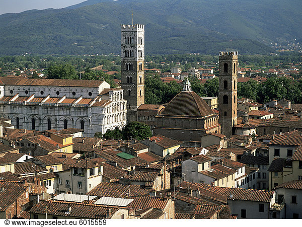 Blick vom Torre del Ore  Lucca  Toskana  Italien  Europa