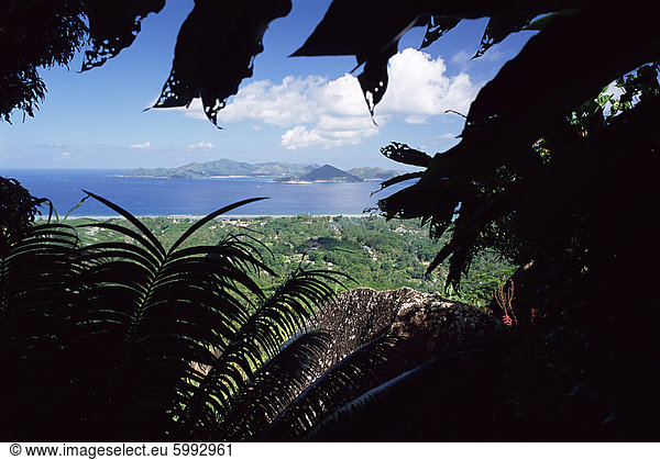 Blick von den Höhen des Belle-Vue Westküste der Insel La Digue Seychellen Indischer Ozean Afrika