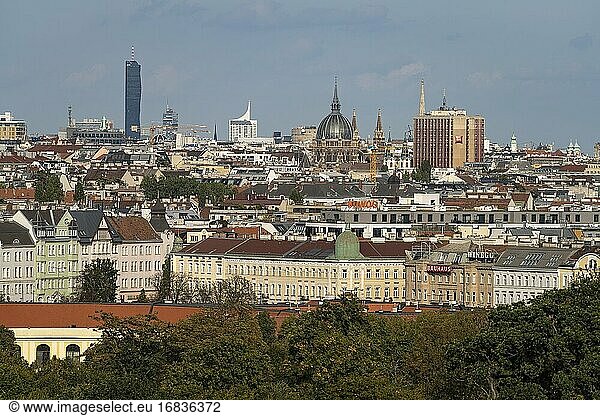 Blick von der Gloriette ?ber die D?cher von Wien  ?sterreich  Europa | Gloriette view over Vienna  Austria  Europe.