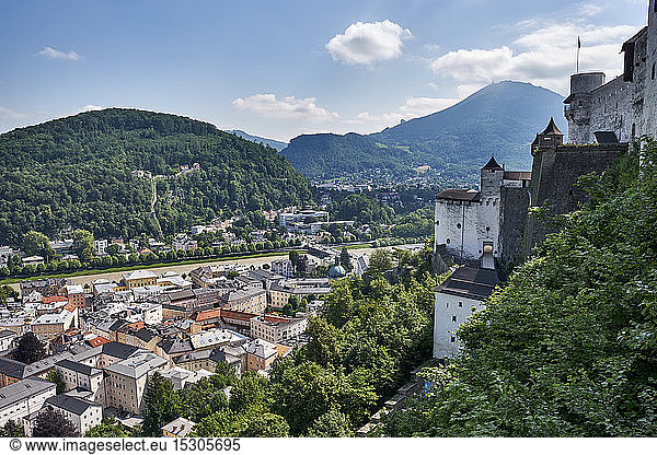 Blick von der Hohensalzburg auf die Stadt Salzburg  Österreich