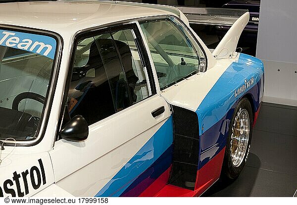 BMW 320 BMW Junior Team  Rennfahrzeug Gruppe 5 von 1977  Detail Lufteinlass  Kotflügelverbreiterung  tuning  Motorsport