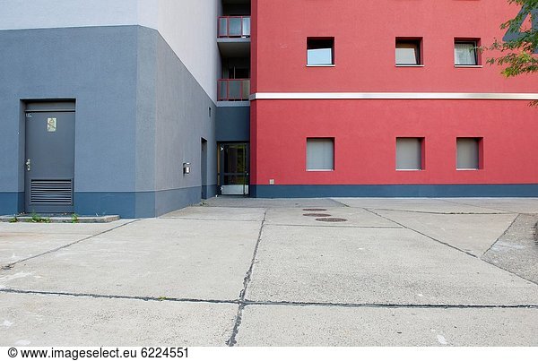 Boden  Fußboden  Fußböden  Fassade  frontal  Quadrat  Quadrate  quadratisch  quadratisches  quadratischer  Beton  2  Deutschland